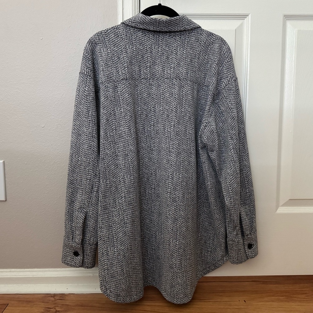 Athleta Braiden Shacket Button Down Long Oversized Jacket Tunic L Black White - Picture 3 of 5